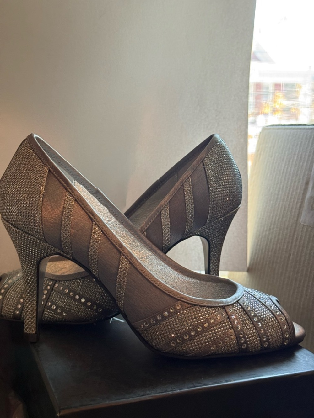 Adrianna Papell Flair Antique  Silver Jimmy Net-Toe Heels Size 6M